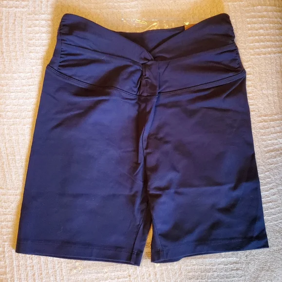 VS PINK Biker Shorts - Picture 1 of 4